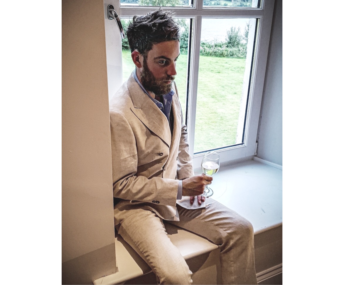 How to Wear Linen Suits for Men | Hawes & Curtis | UK