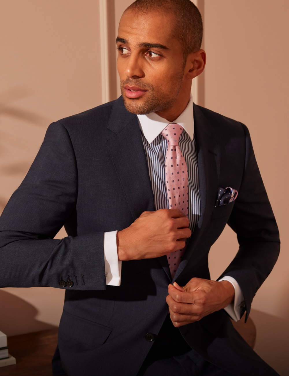 men-s-white-blue-foliage-leaves-slim-shirt-mid-collar-hawes-curtis