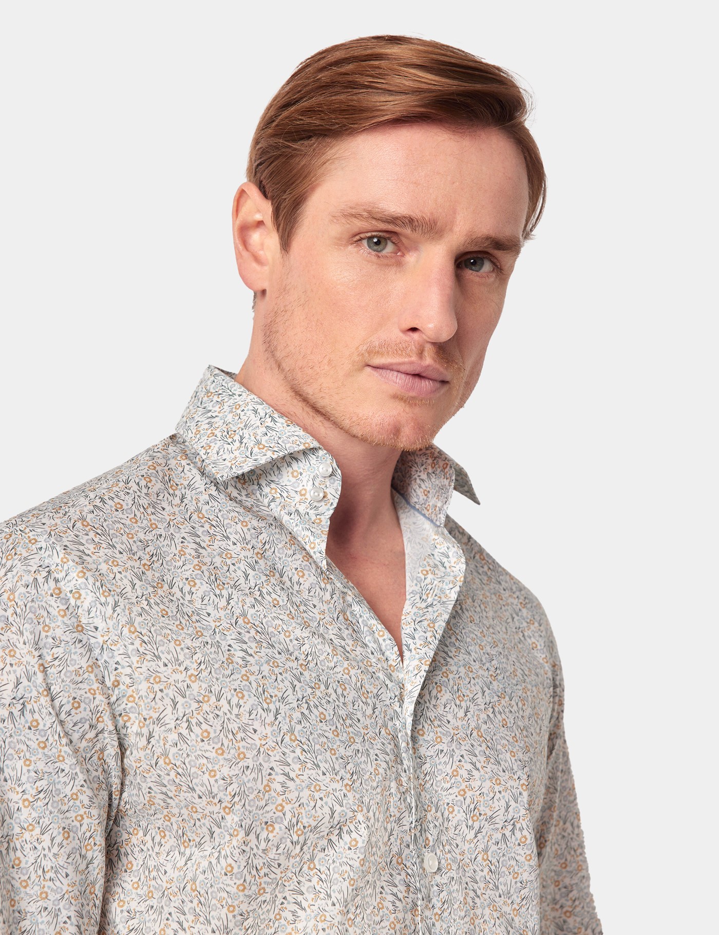 Hawes & Curtis Slim Fit Cream & Green Ditsy Floral Curtis Shirt Size: XXXL image 3
