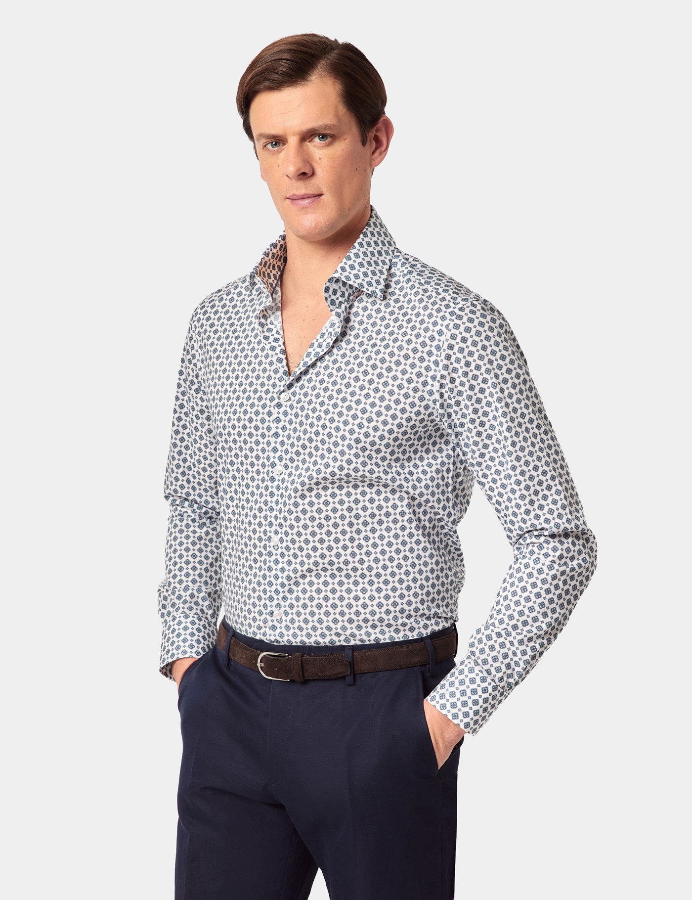 Hawes & Curtis Slim Fit White & Navy Geometric Curtis Shirt Size: XXXL
