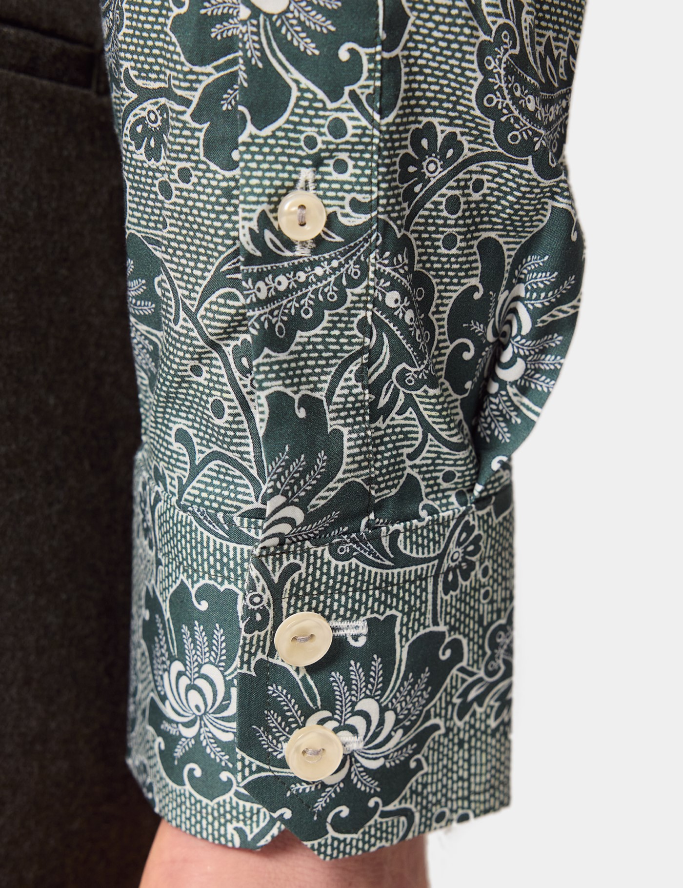 Hawes & Curtis Slim Fit Green & White Floral Curtis Shirt Size: Medium image 4
