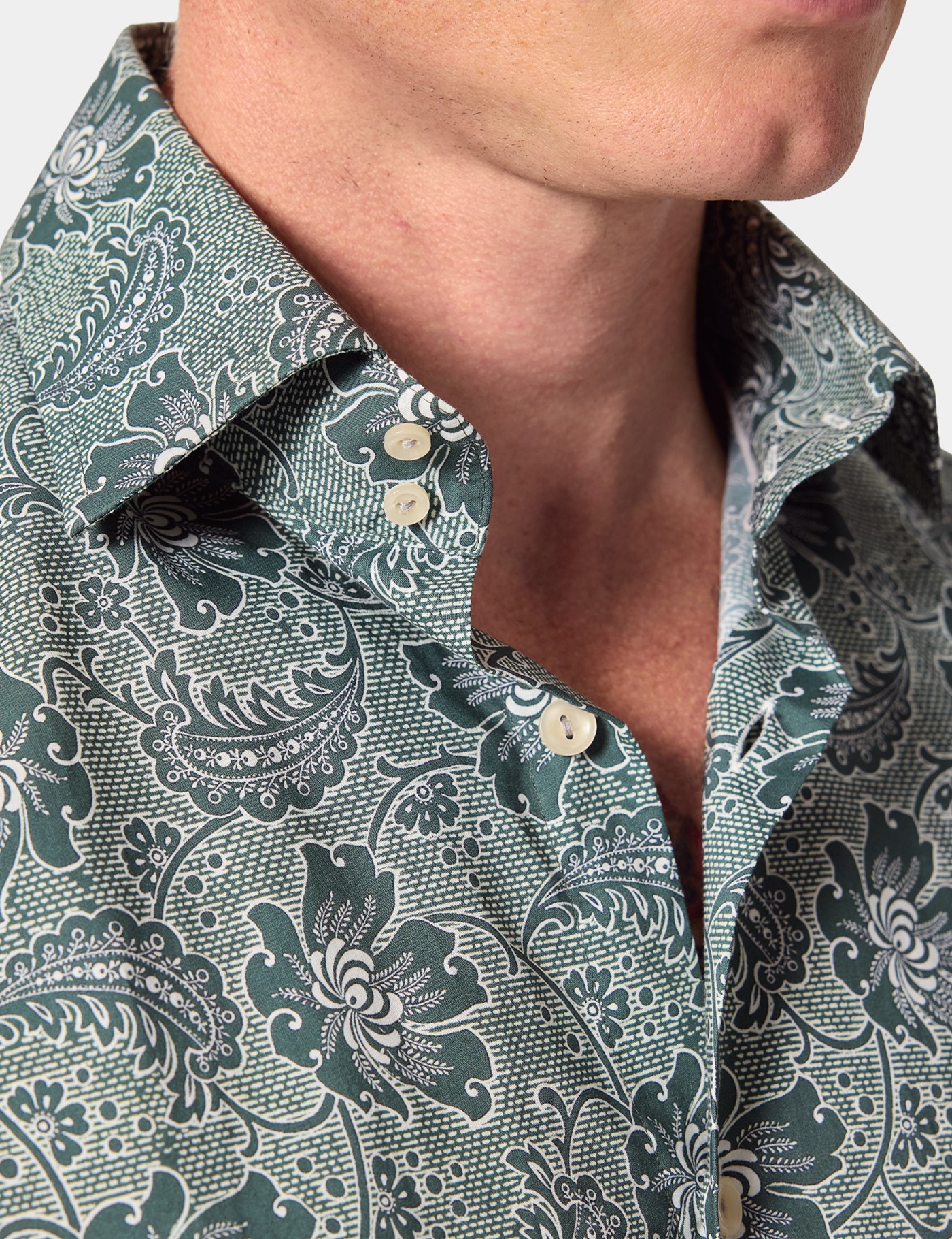 Hawes & Curtis Slim Fit Green & White Floral Curtis Shirt Size: Medium image 2