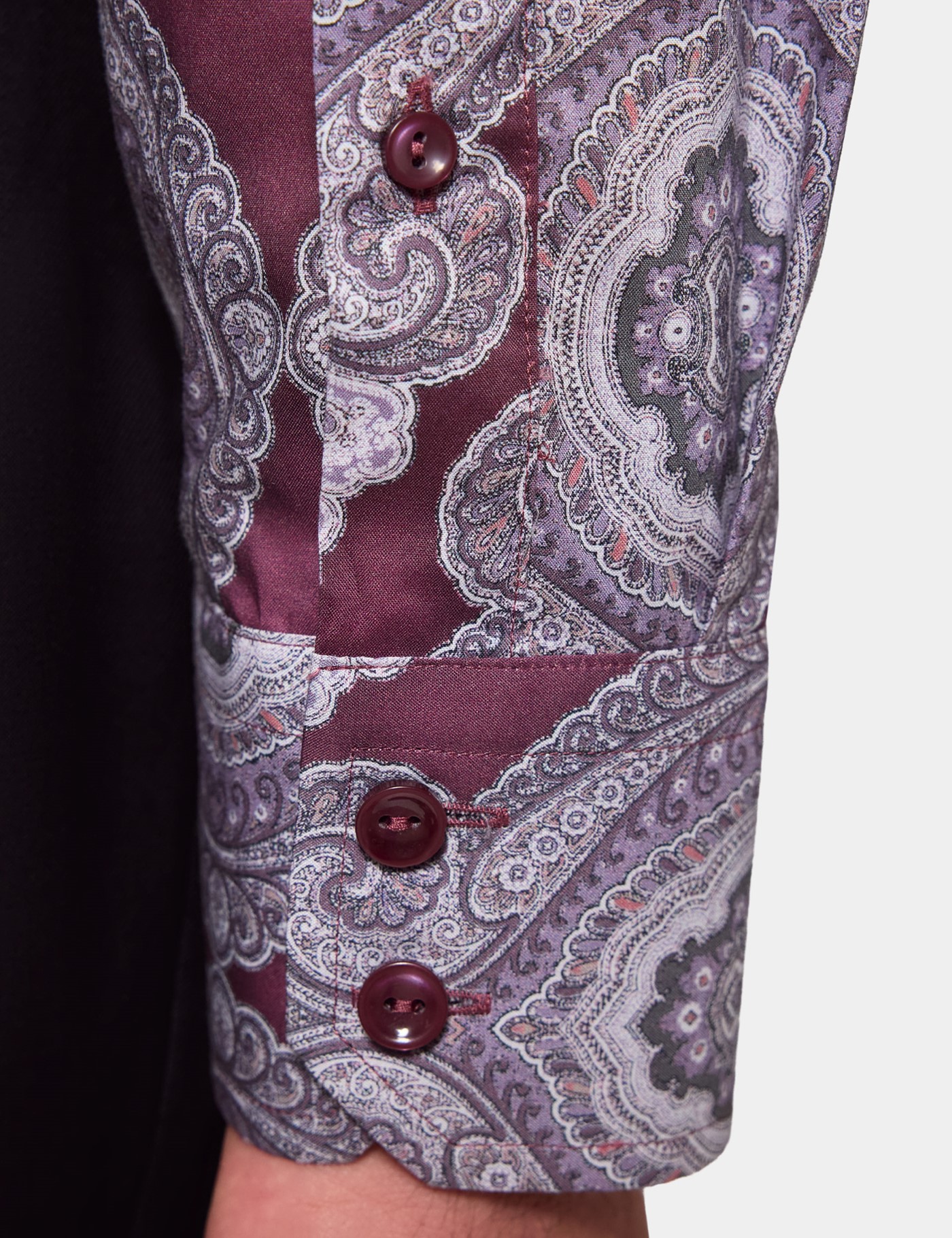 Hawes & Curtis Slim Fit Wine & White Paisley Curtis Shirt Size: Small image 4