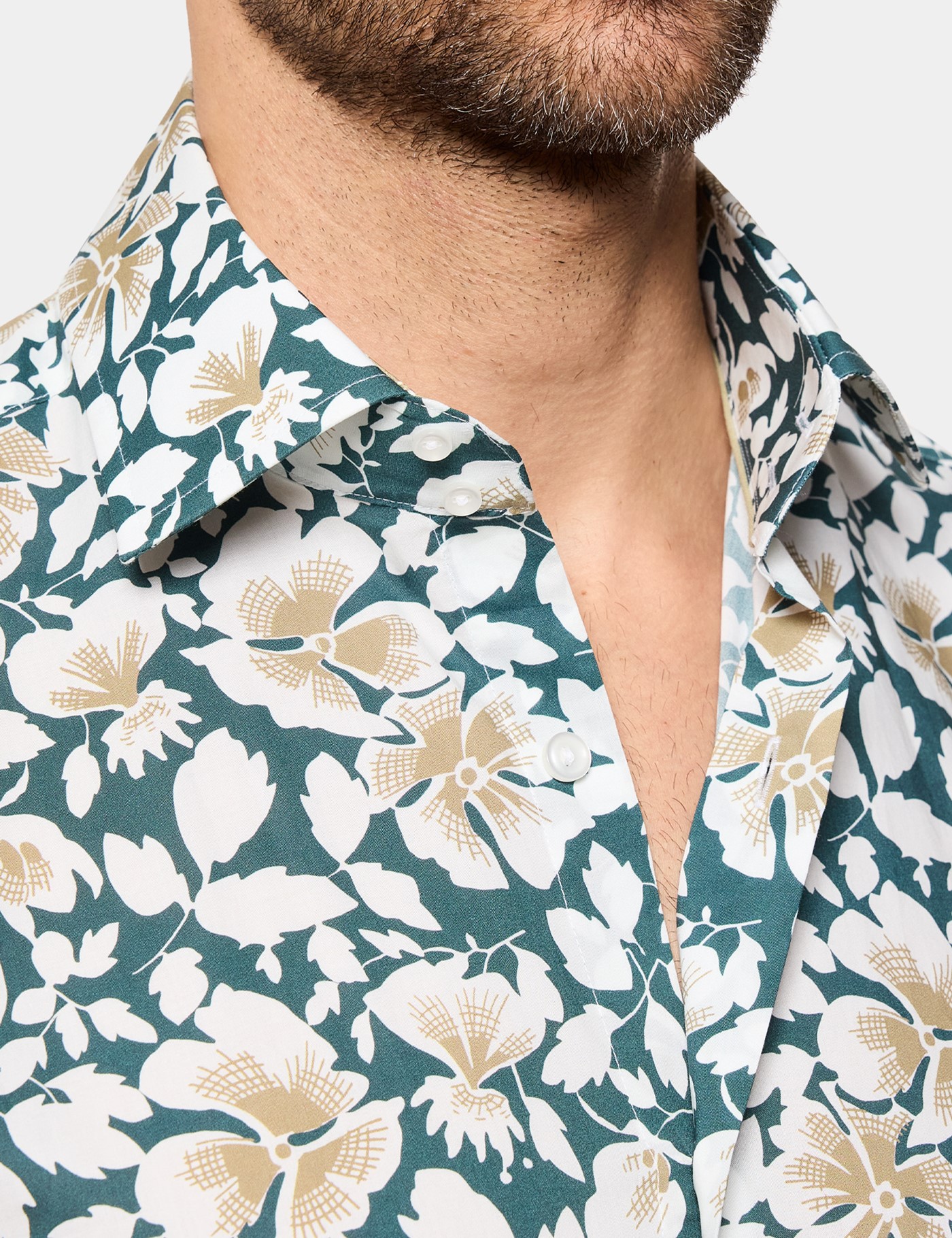 Hawes & Curtis Slim Fit Green & White Floral Curtis Shirt Size: Small image 3