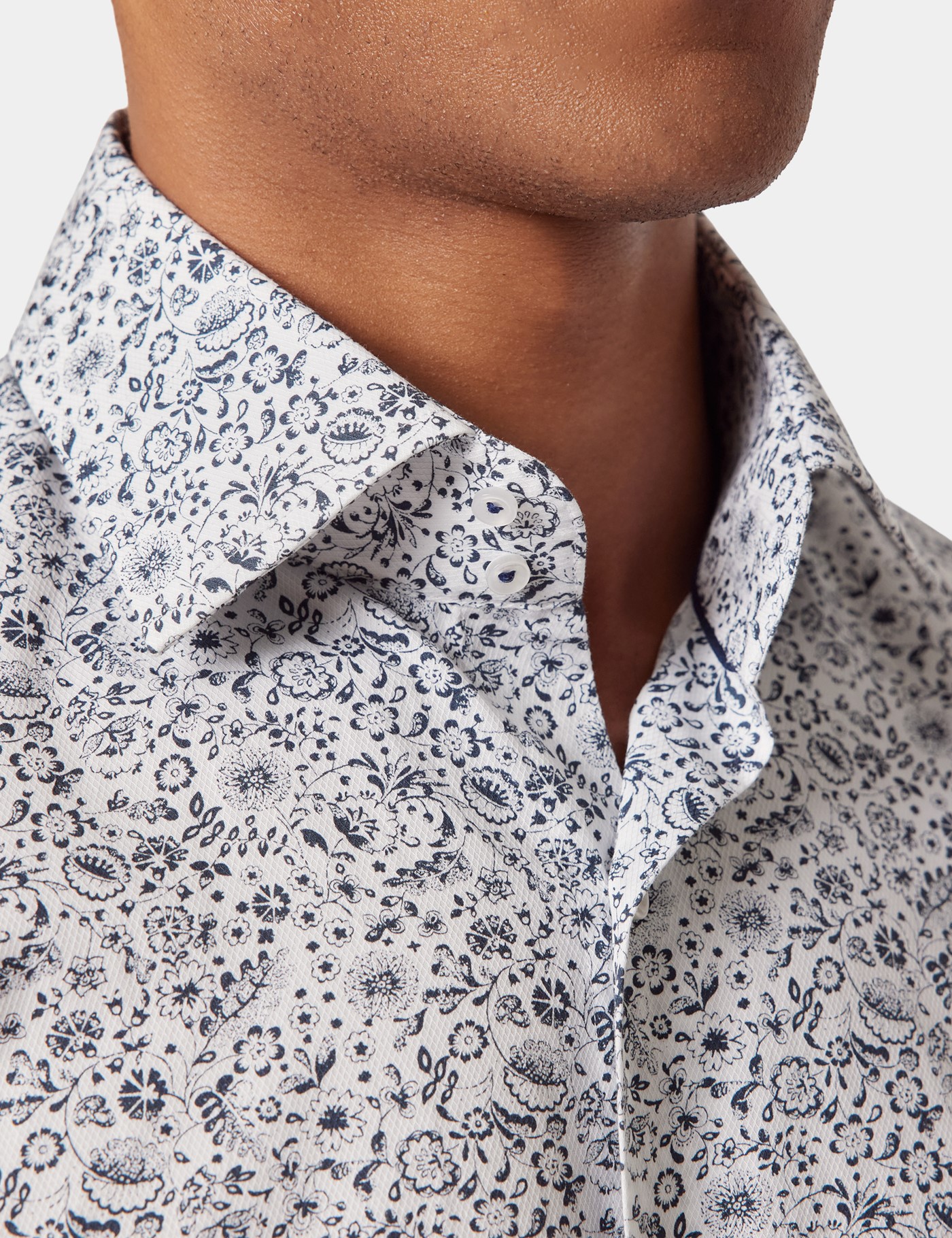 Hawes & Curtis Slim Fit White & Navy Floral Diamond Weave Curtis Shirt Size: XXL image 2