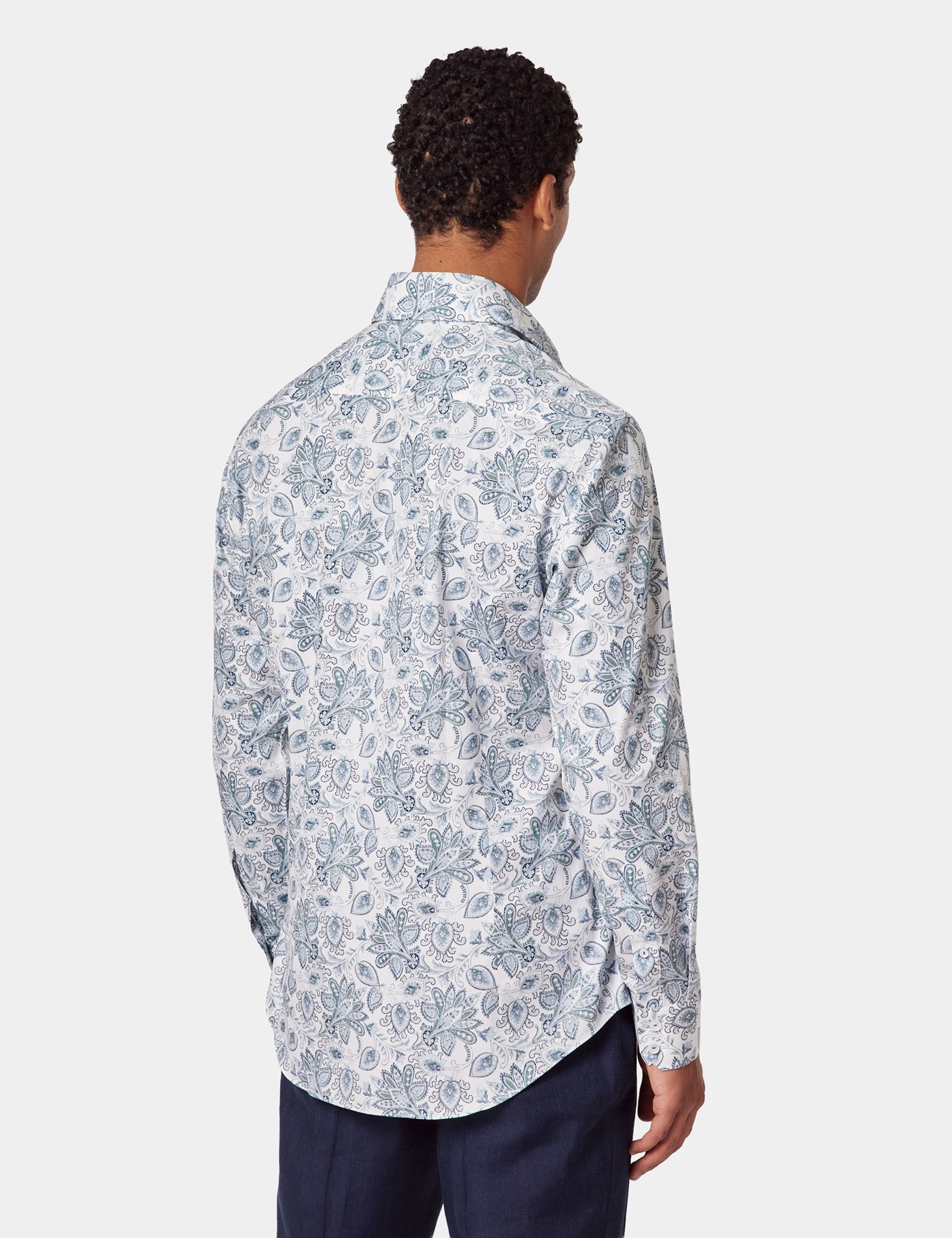 Hawes & Curtis Slim Fit White & Blue Paisley Diamond Weave Curtis Shirt Size: XS image 4