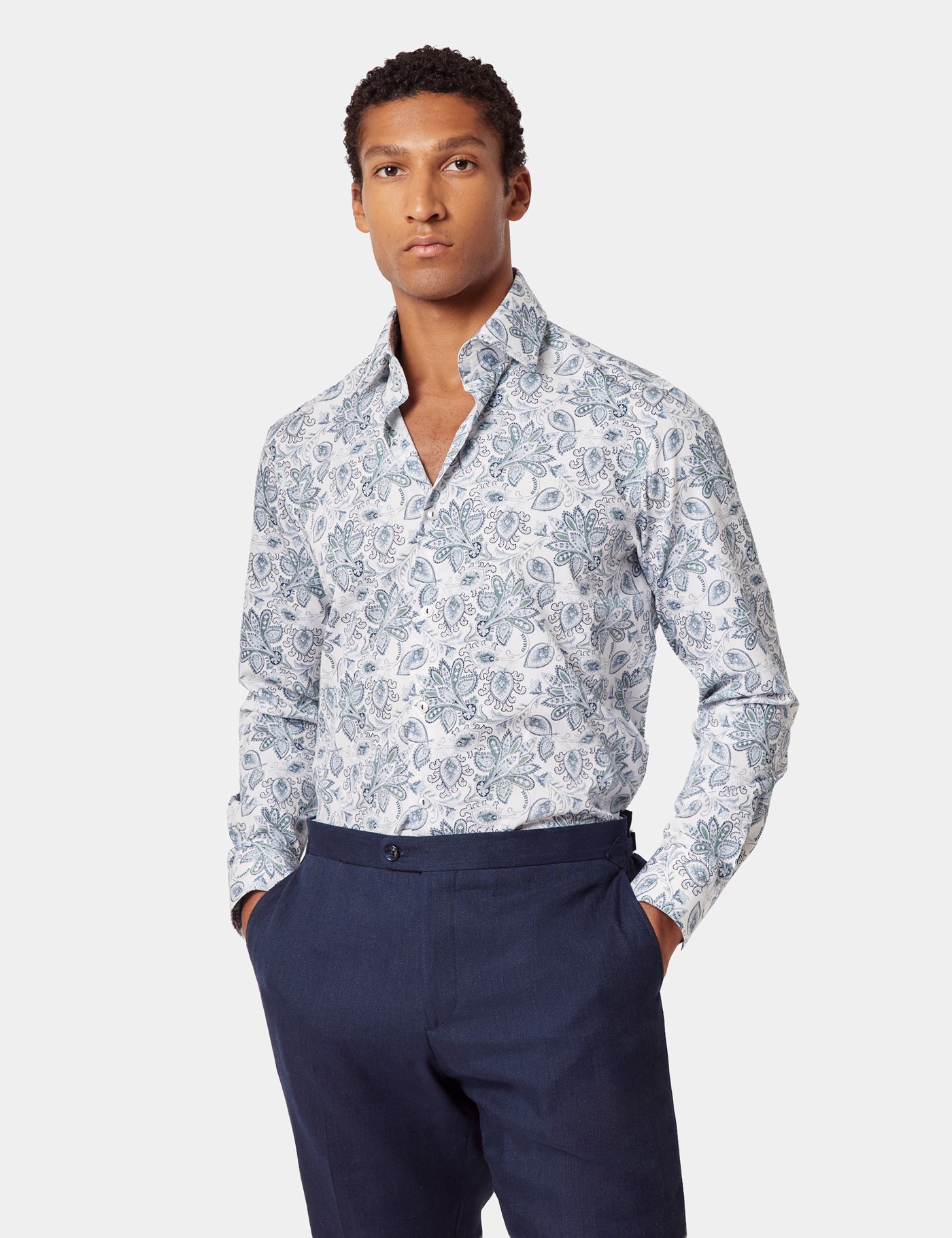 Hawes & Curtis Slim Fit White & Blue Paisley Diamond Weave Curtis Shirt Size: XS