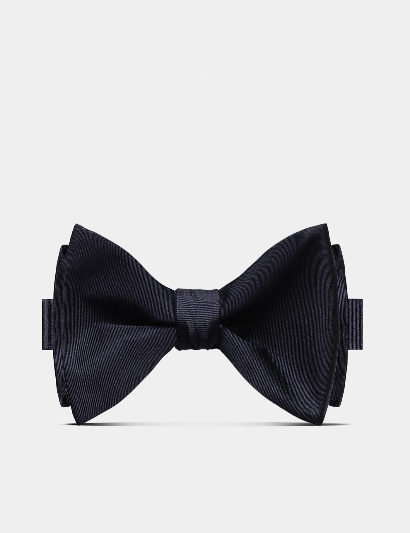 Hawes & Curtis Midnight Navy Grosgrain 1913 Bow Tie | Self Tie Size: One Size