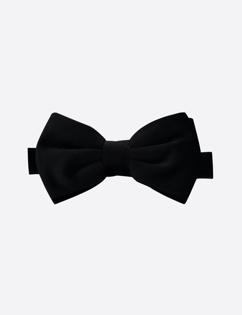 Men's Luxury Black Velvet Bow Tie | Hawes & Curtis