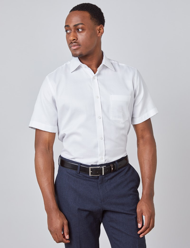 Plain Cotton Men's Tailored Fit Short Sleeve Shirt in White | Hawes ...