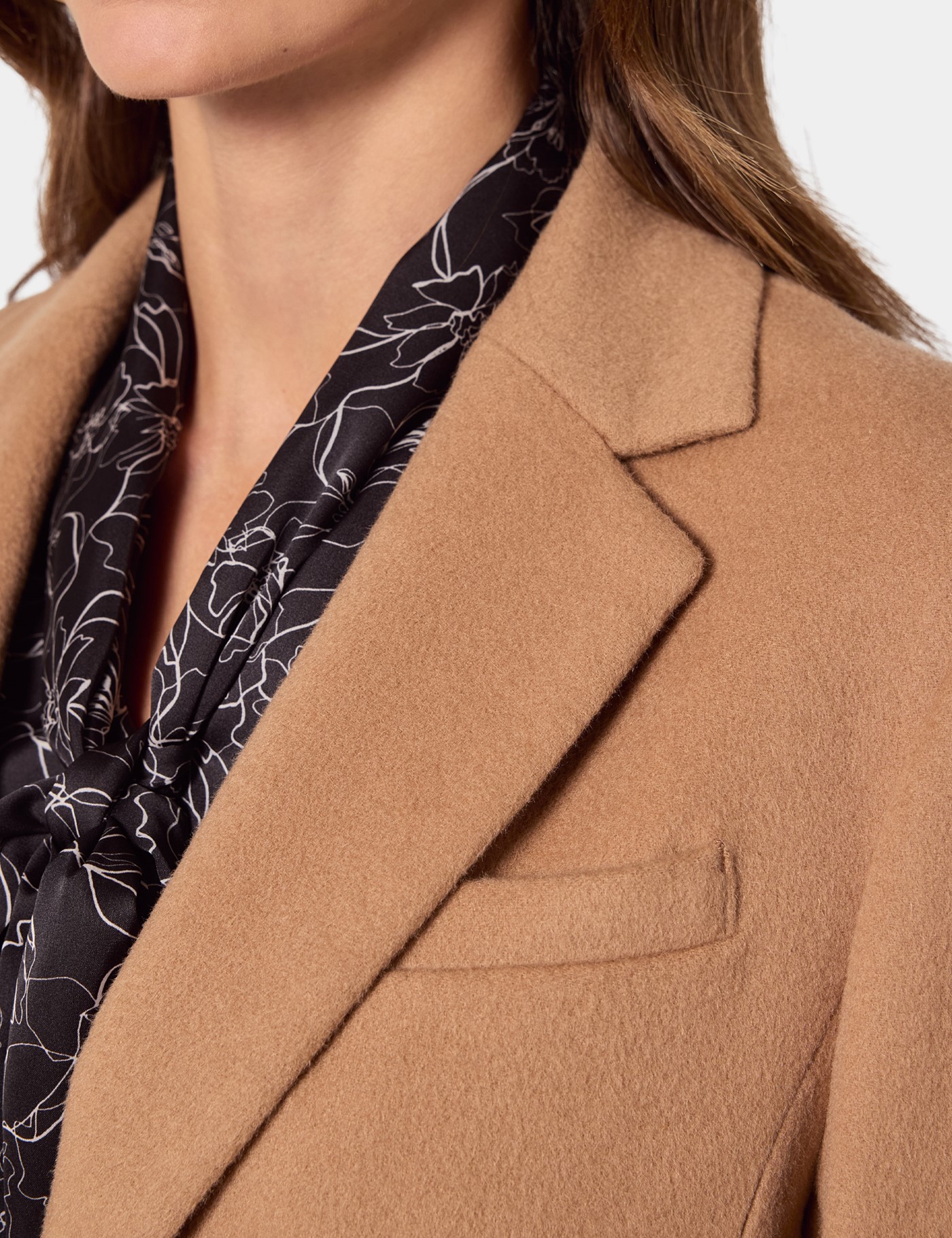 Hawes & Curtis Camel Overcoat Size: 6 image 2