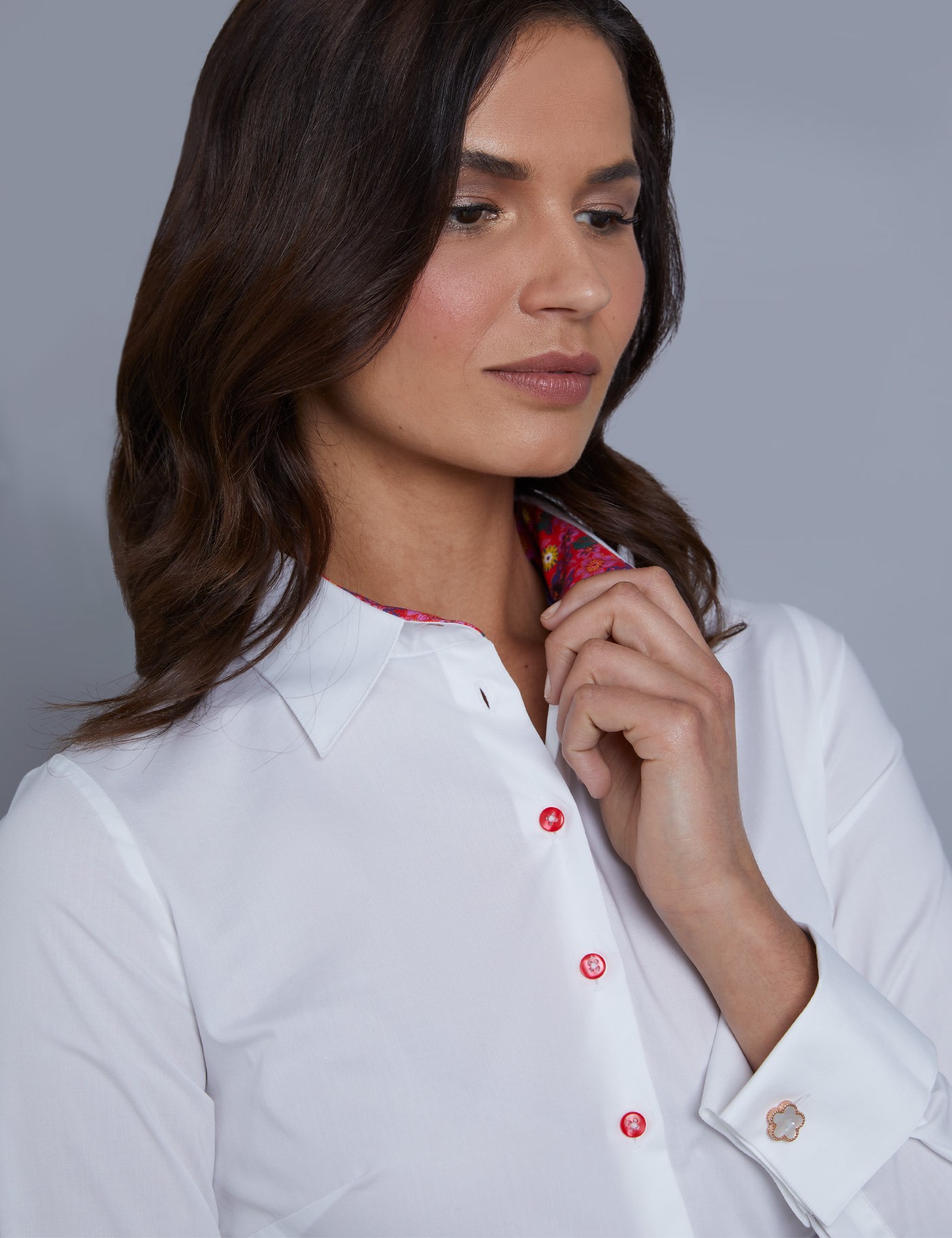 women's white fitted shirt