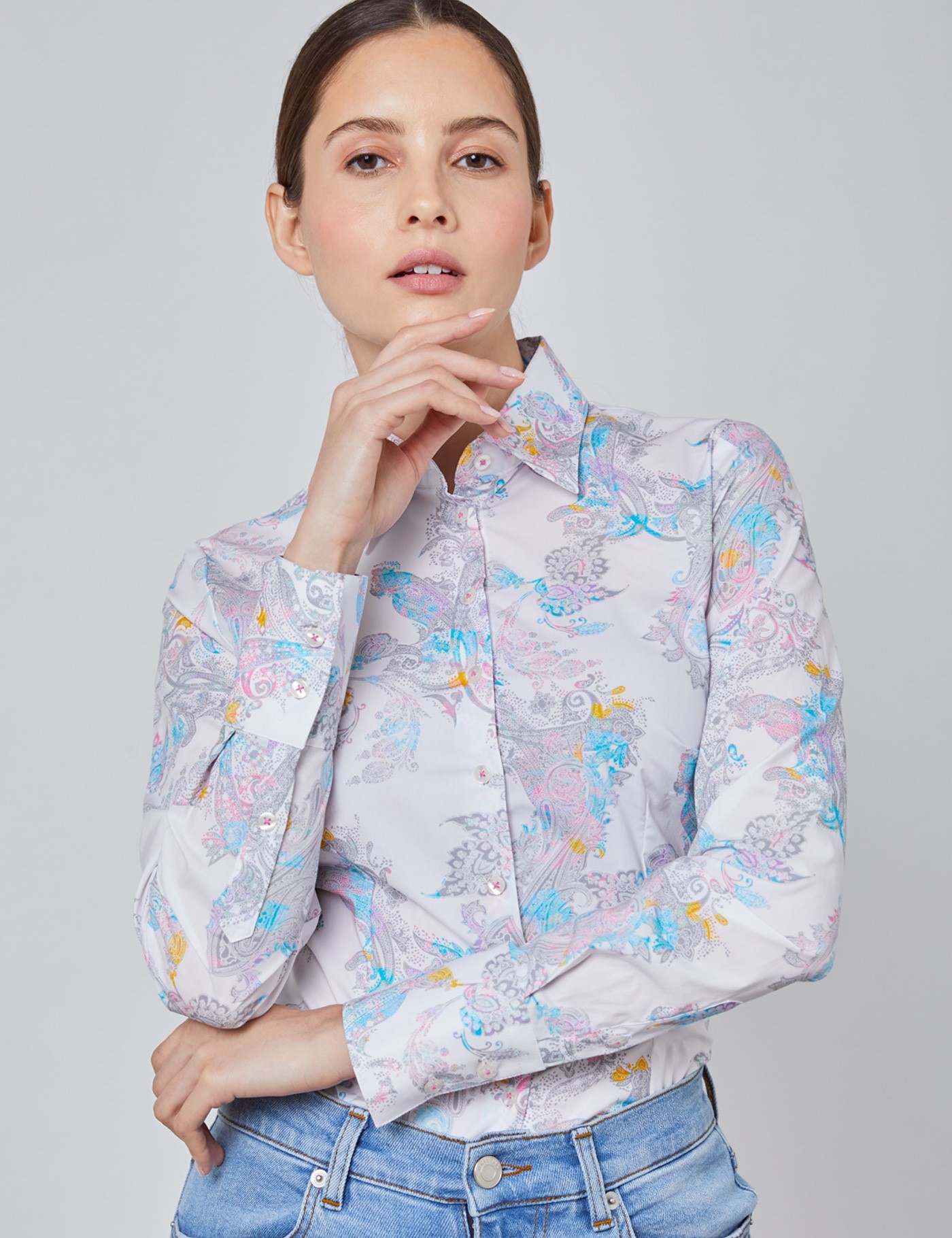 Image of Hawes & Curtis Women's Harper Paisley Fitted Shirt in White/Pink Size  Single Cuff