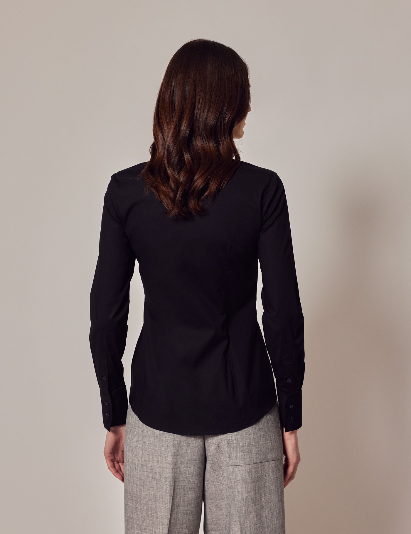 Women's Black Fitted Stretch Shirt - Single Cuff | Hawes & Curtis
