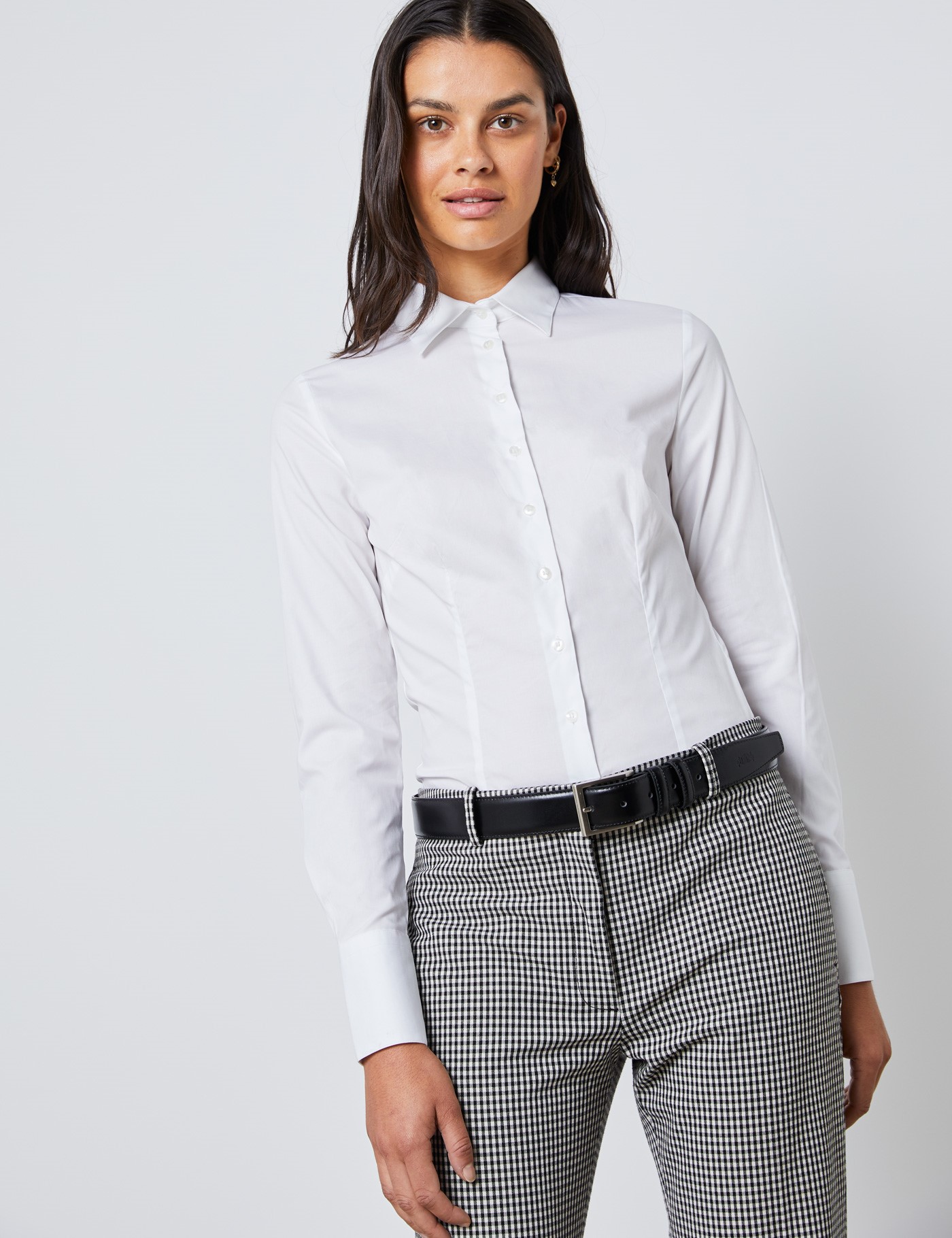 women's white fitted shirt