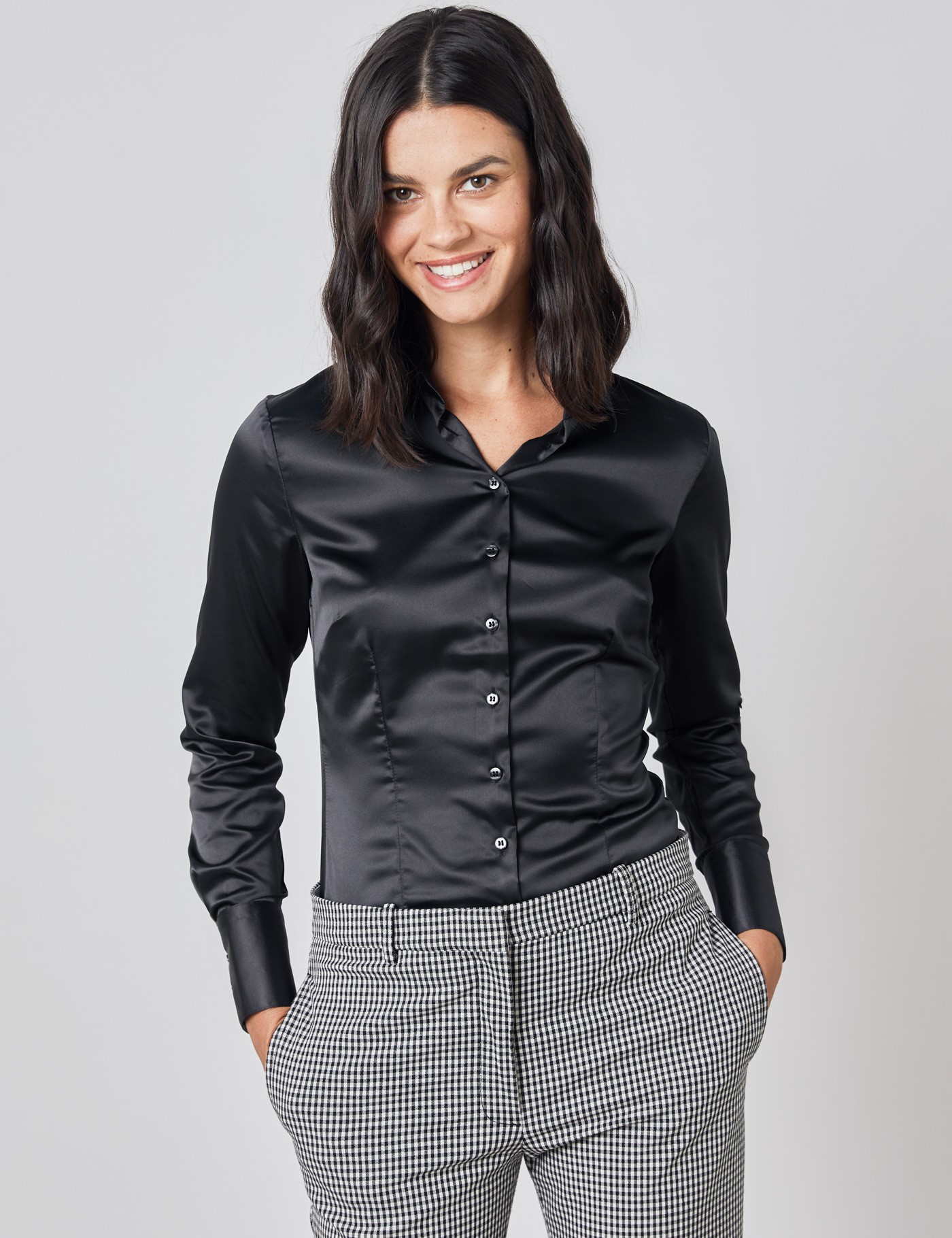 Image of Hawes & Curtis Women's Fitted Satin Shirt in Black Size  Single Cuff