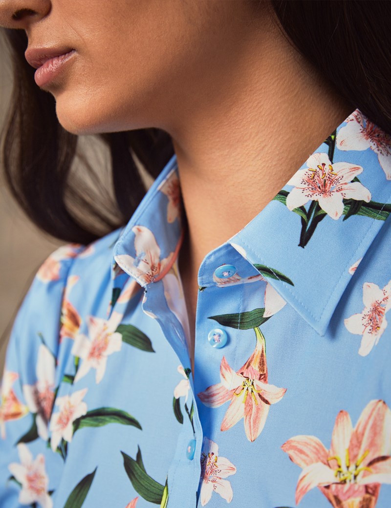 Women's Blue & White Floral Fitted Short Sleeve Shirt | Hawes & Curtis