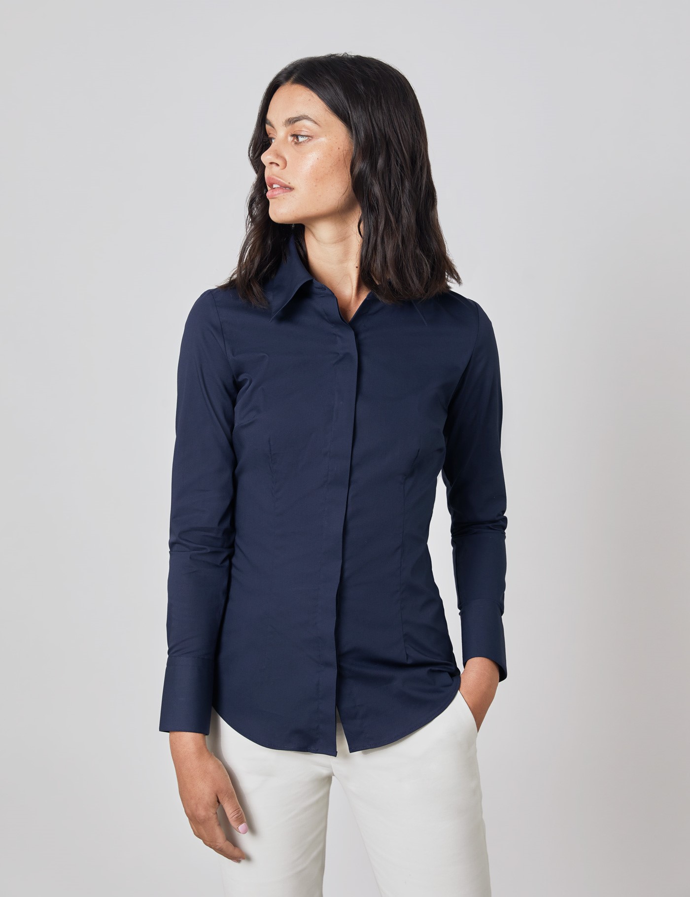 Image of Hawes & Curtis Women's Fitted Cotton Stretch Shirt With Concealed Placket in Navy Size  Single Cuff
