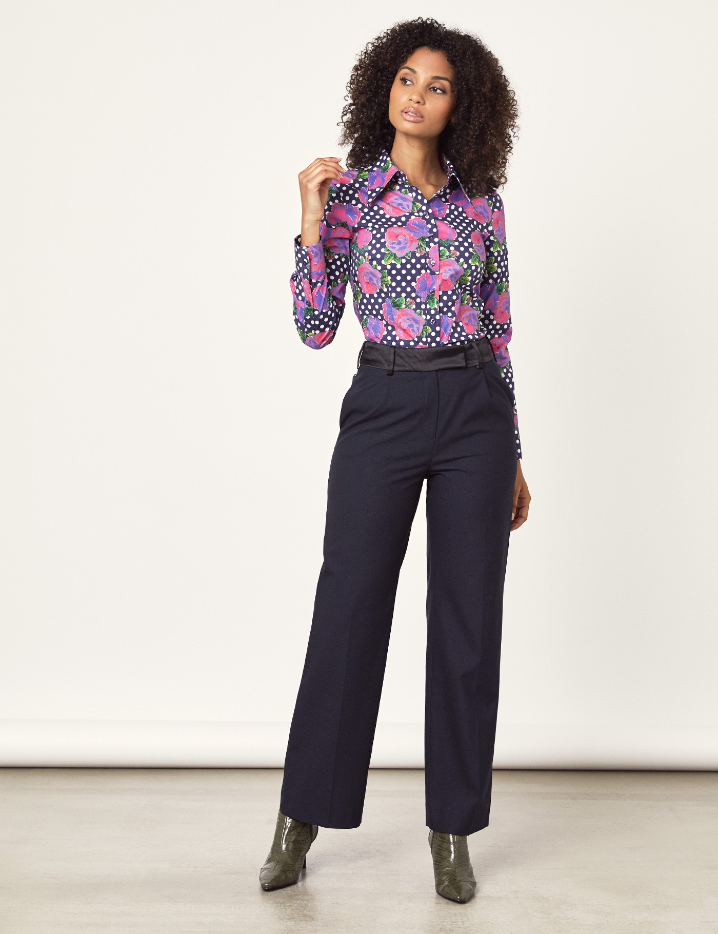 Hawes & Curtis Women's Navy & Purple Floral Fitted Shirt With Vintage Collar | Single Cuff Size: 6