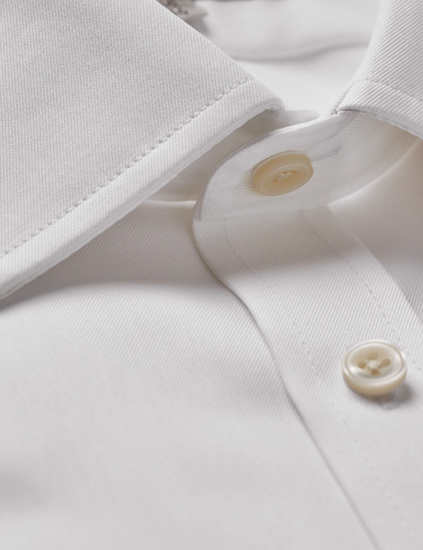 & Fitted Slim Twill Non Iron Shirt 15.5" collar 34" sleeve