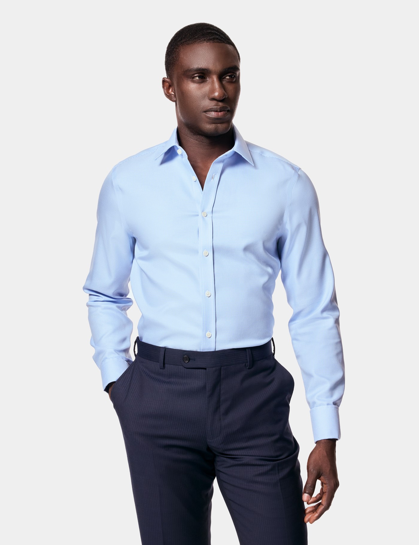 Hawes & Curtis Fitted Slim Blue & White Dogtooth Twill Non-Iron Shirt Size: 14.5" collar, 33" sleeve