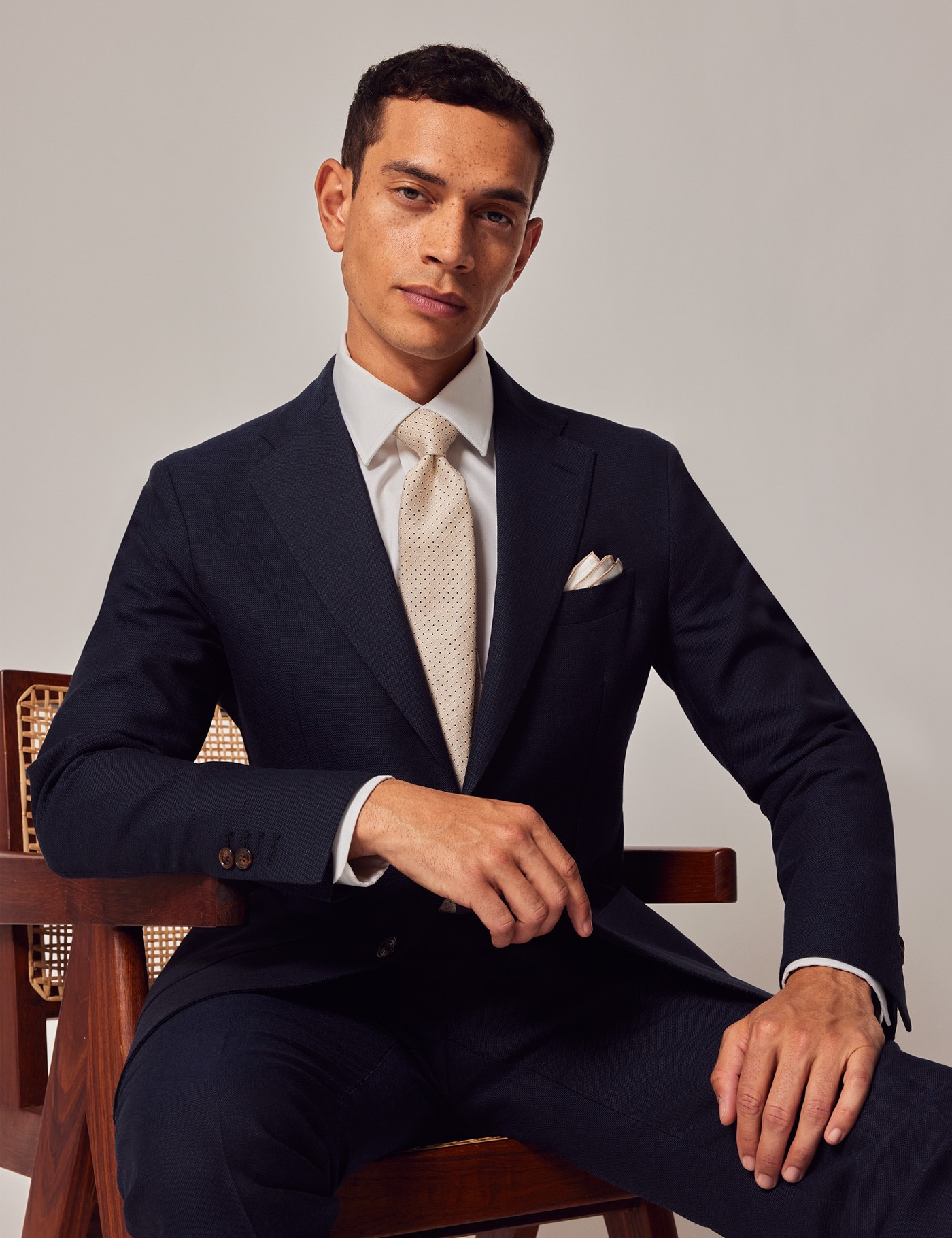 Slim-fit two-piece suit in melange linen