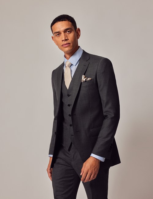 Custom-made woolen fabric three piece suit – Uomo Attire