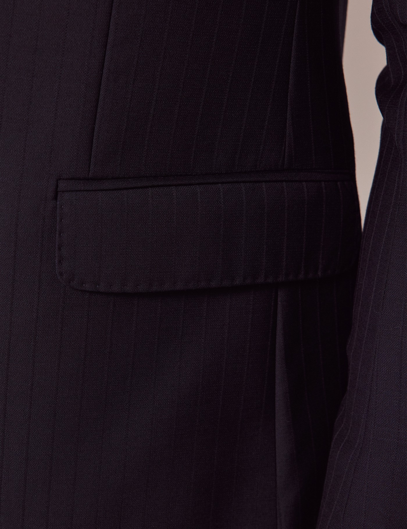 Hawes & Curtis Navy Self Stripe Slim Suit Jacket Size: 38 long (EU 48) image 4