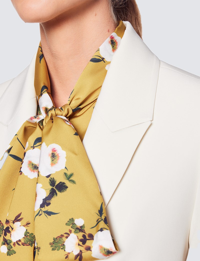 Women's Cream Double Breasted Suit 