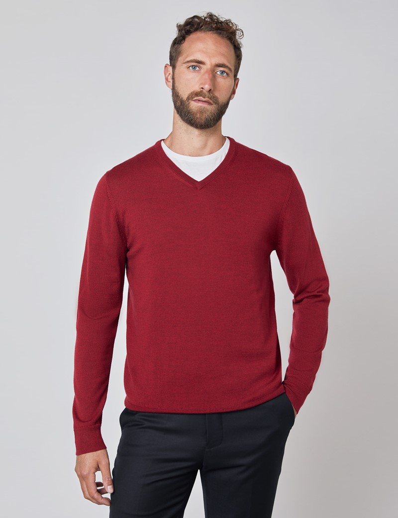 Merino Wool V-Neck Sweater in Cranberry | Hawes & Curtis | UK