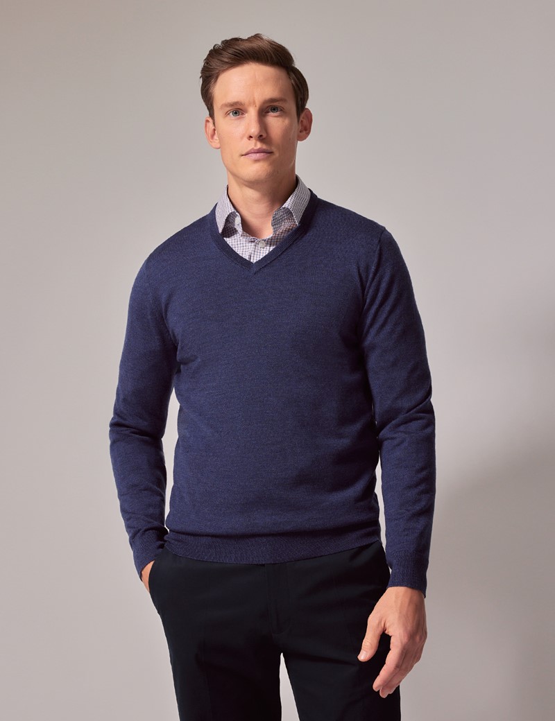 Men's Dark Blue V-Neck Merino Sweater - Machine Washable | Hawes & Curtis