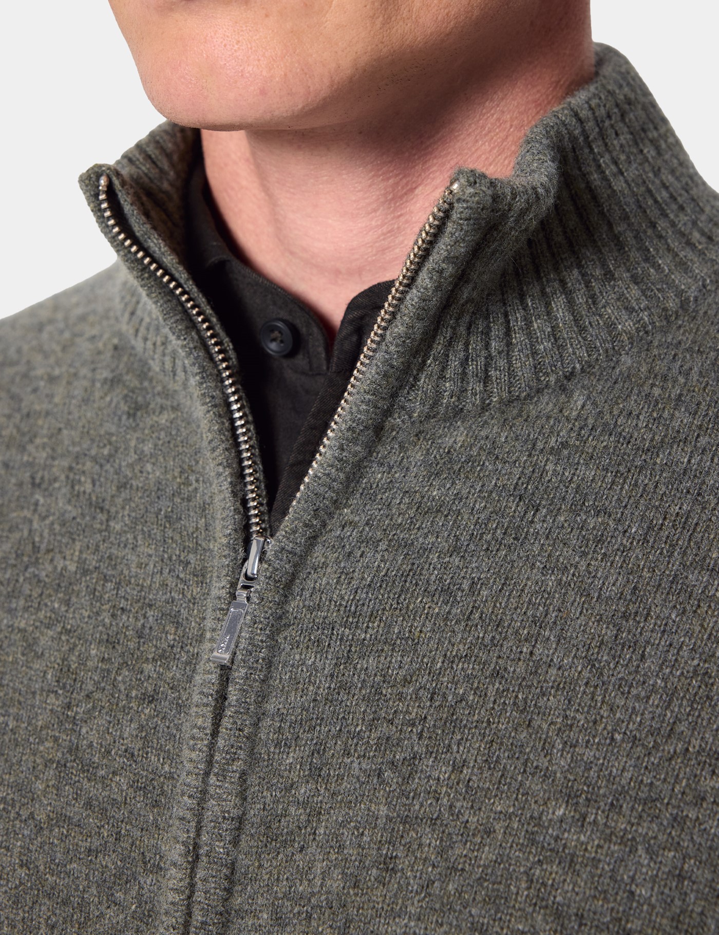 Hawes & Curtis Forest Green Zip Through Jumper Size: XXL image 2