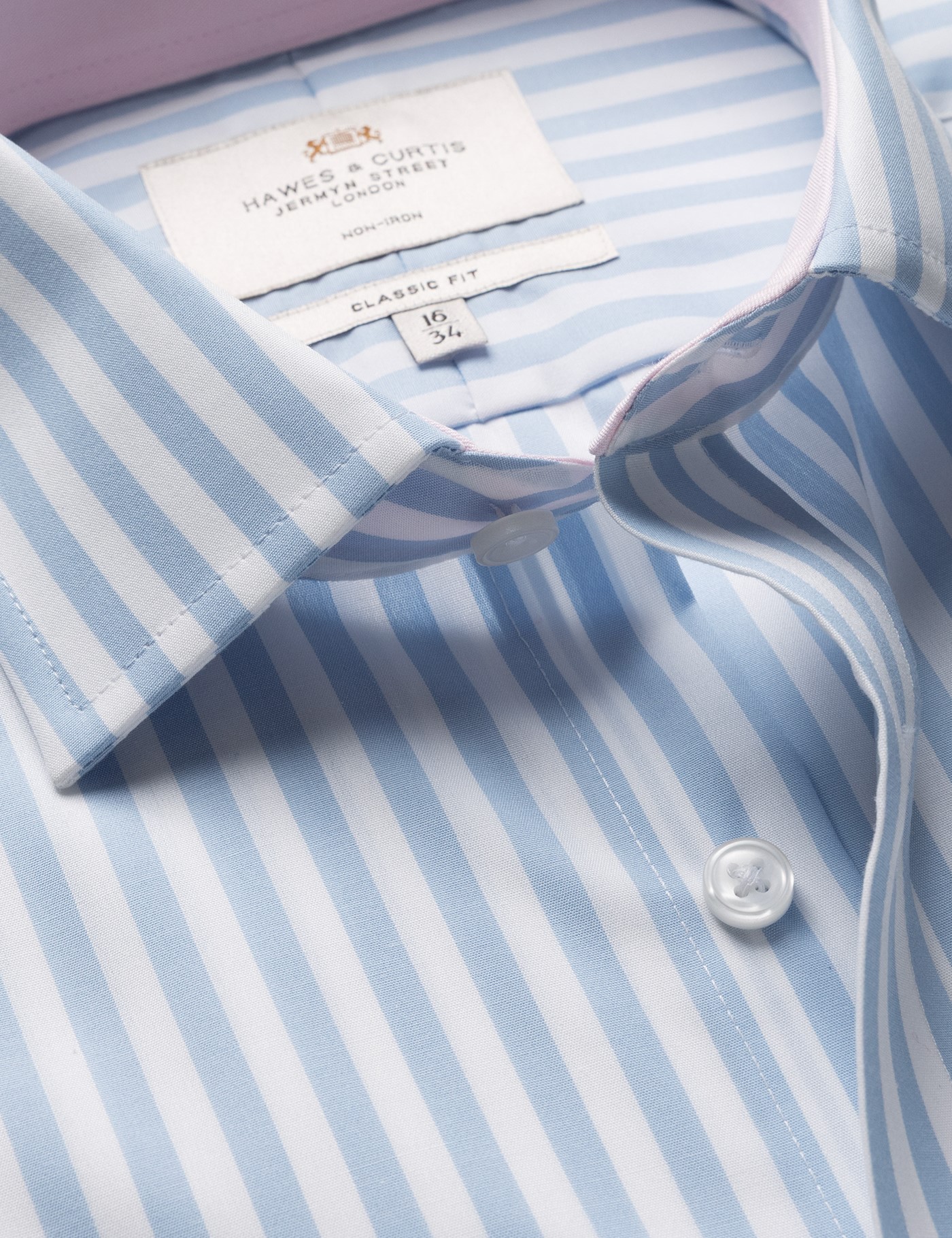 & Classic Fit Blue & Bold Stripe Non Iron Shirt Contrast Detail Chest Pocket 20" collar 38" sleeve