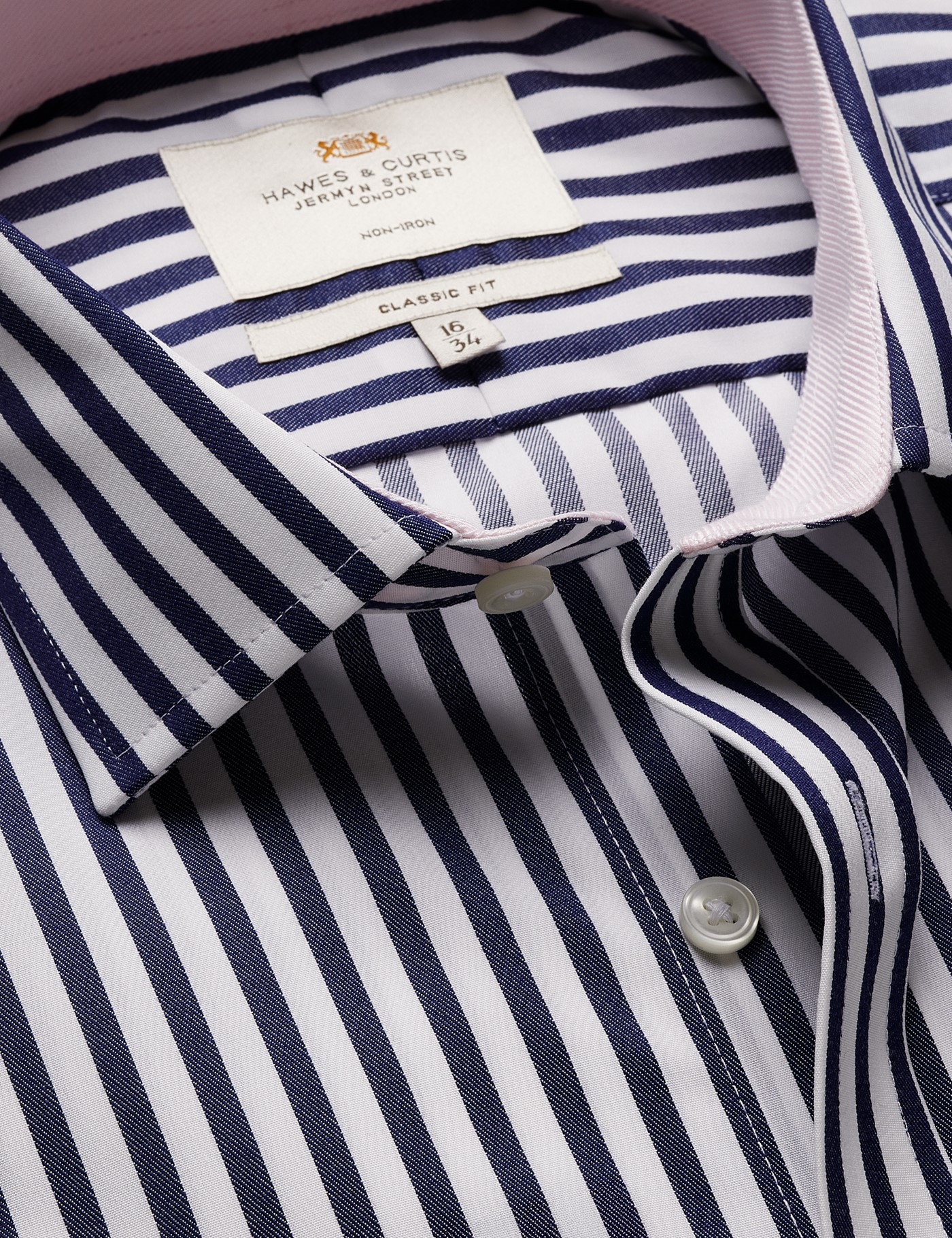 & Classic Fit Navy & Bold Stripe Non Iron Shirt Contrast Detail Chest Pocket 20" collar 38" sleeve