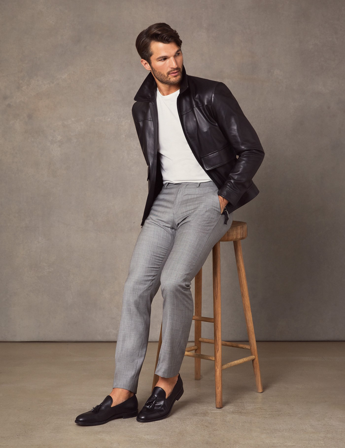 100% leather Men’s Black Slim Fit Jacket with Side Pockets in Black