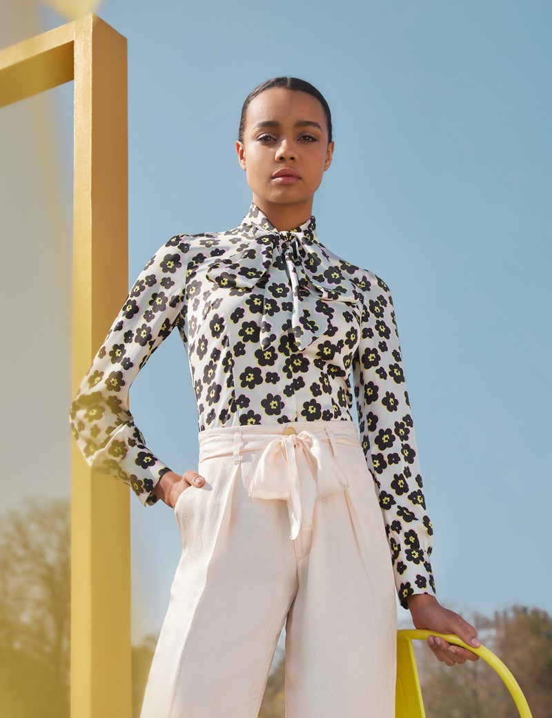 Women's White \u0026 Black Floral Print 