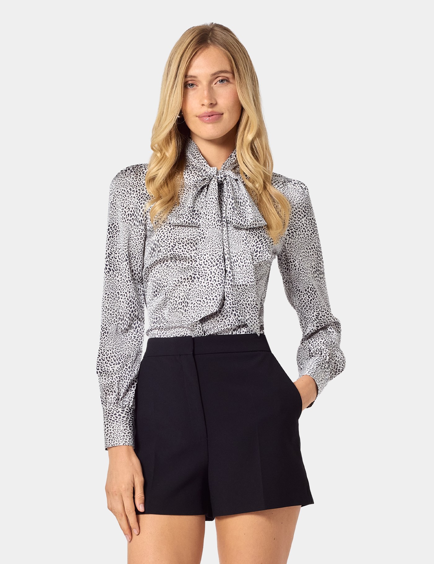& & White Leopard Pussybow Blouse