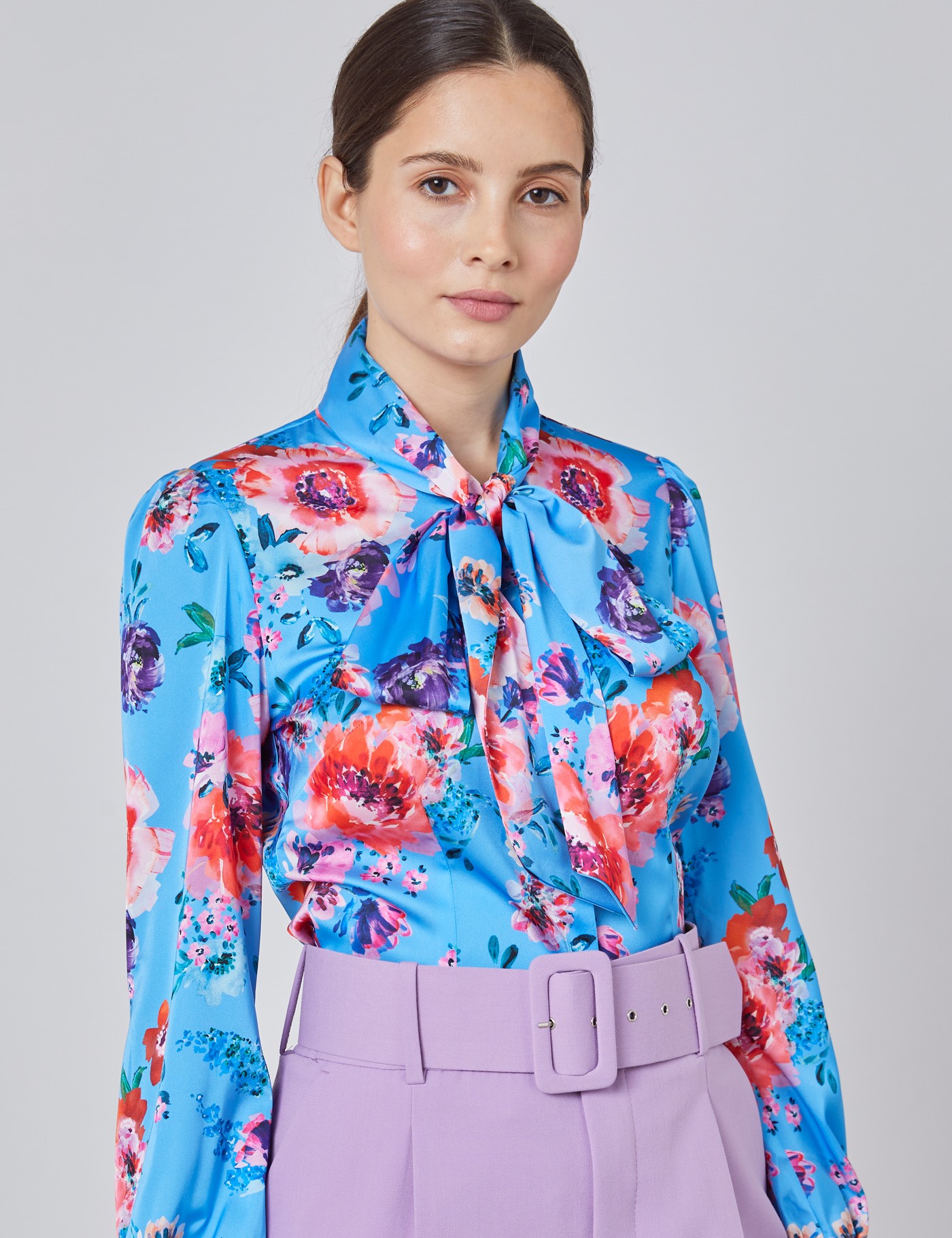 Women S Blue And Red Floral Fitted Satin Blouse Single Cuff Pussy Bow Hawes And Curtis
