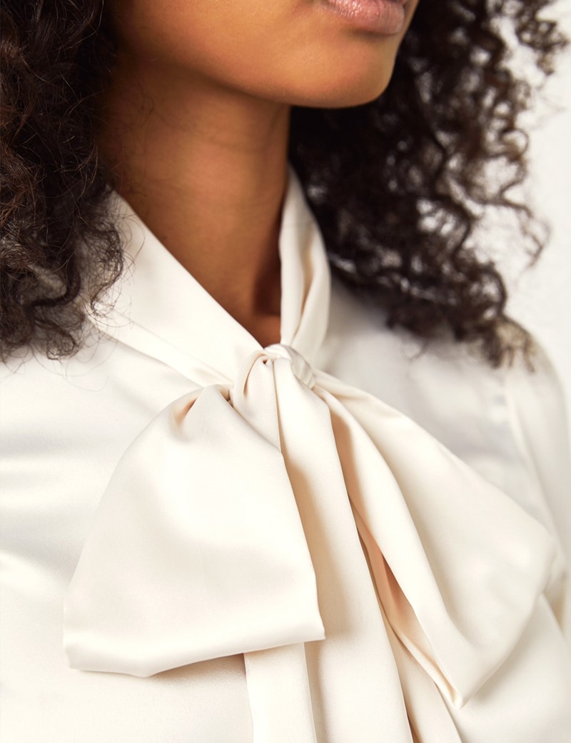 Women's Cream Fitted Satin Blouse Pussy Bow Hawes & Curtis