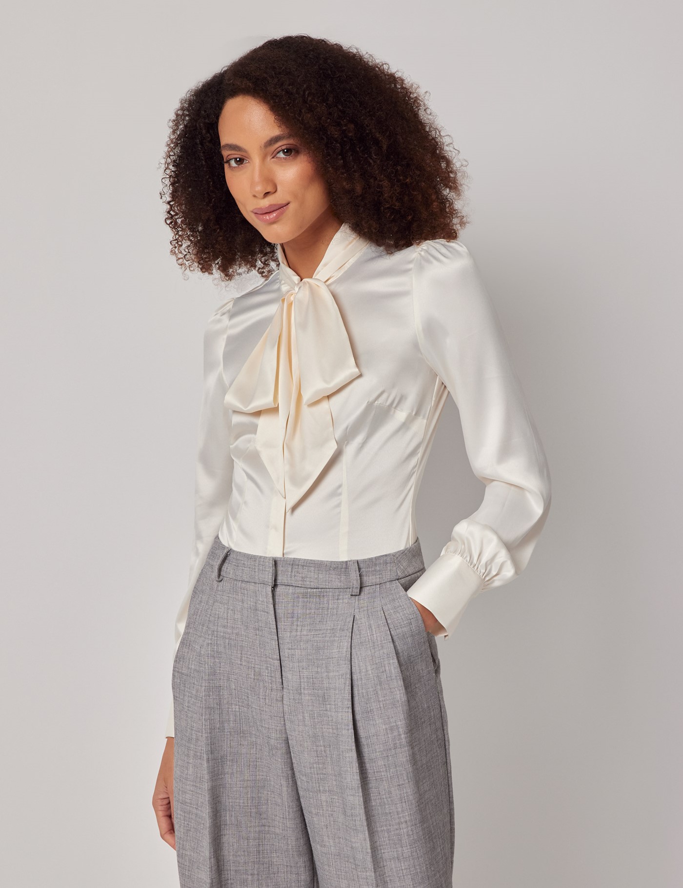 & Pussybow Blouse LUPZA010-H68