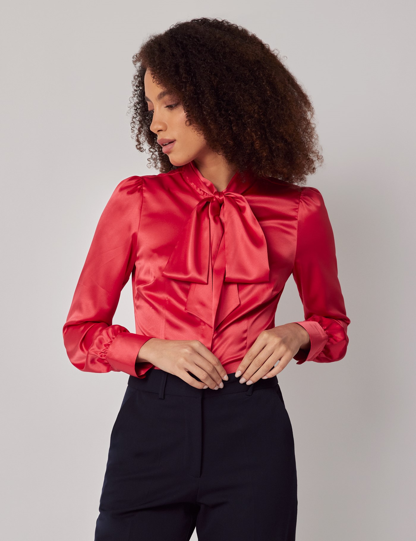 & Pussybow Blouse