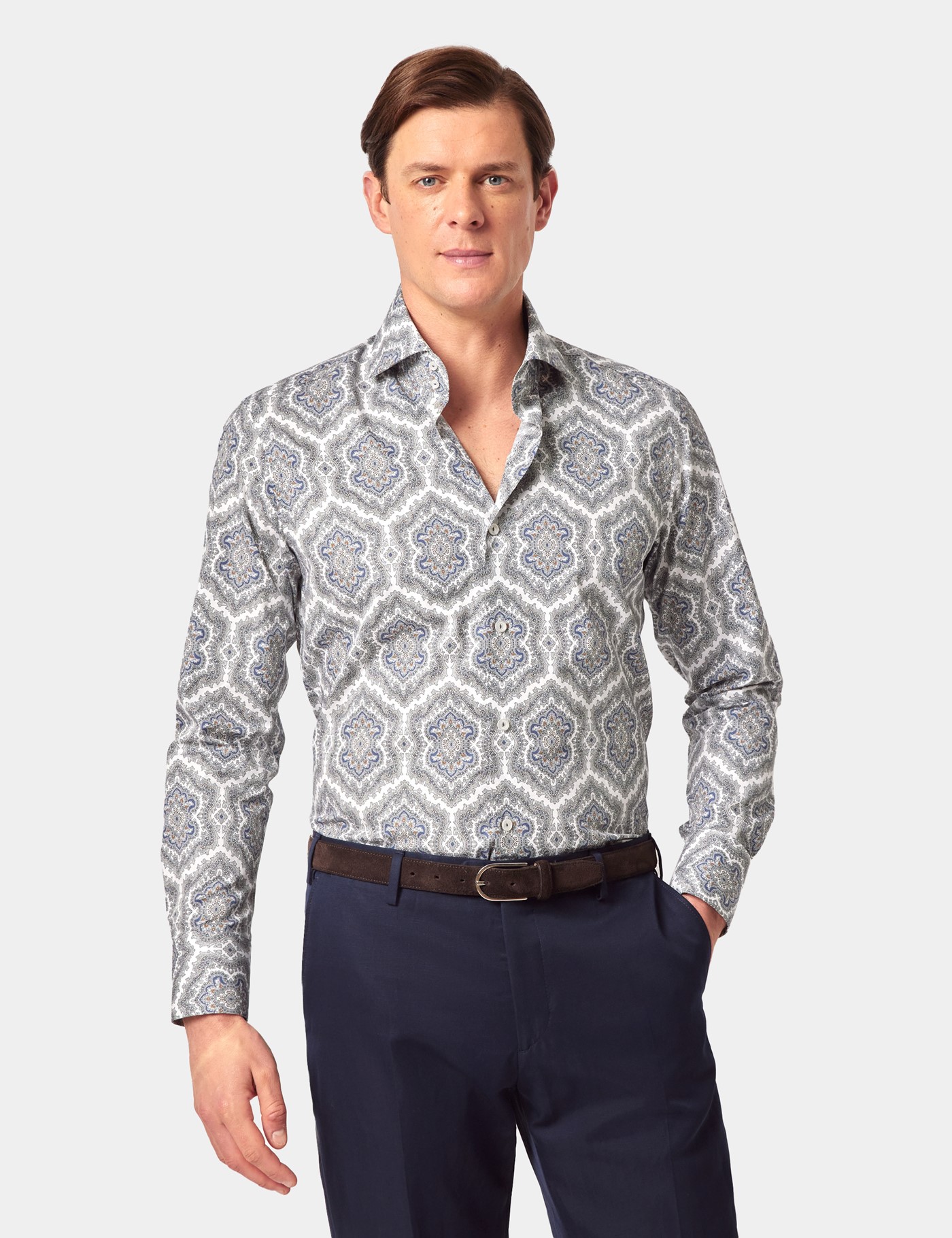 Hawes & Curtis Slim Fit White & Grey Paisley Curtis Shirt Size: Small