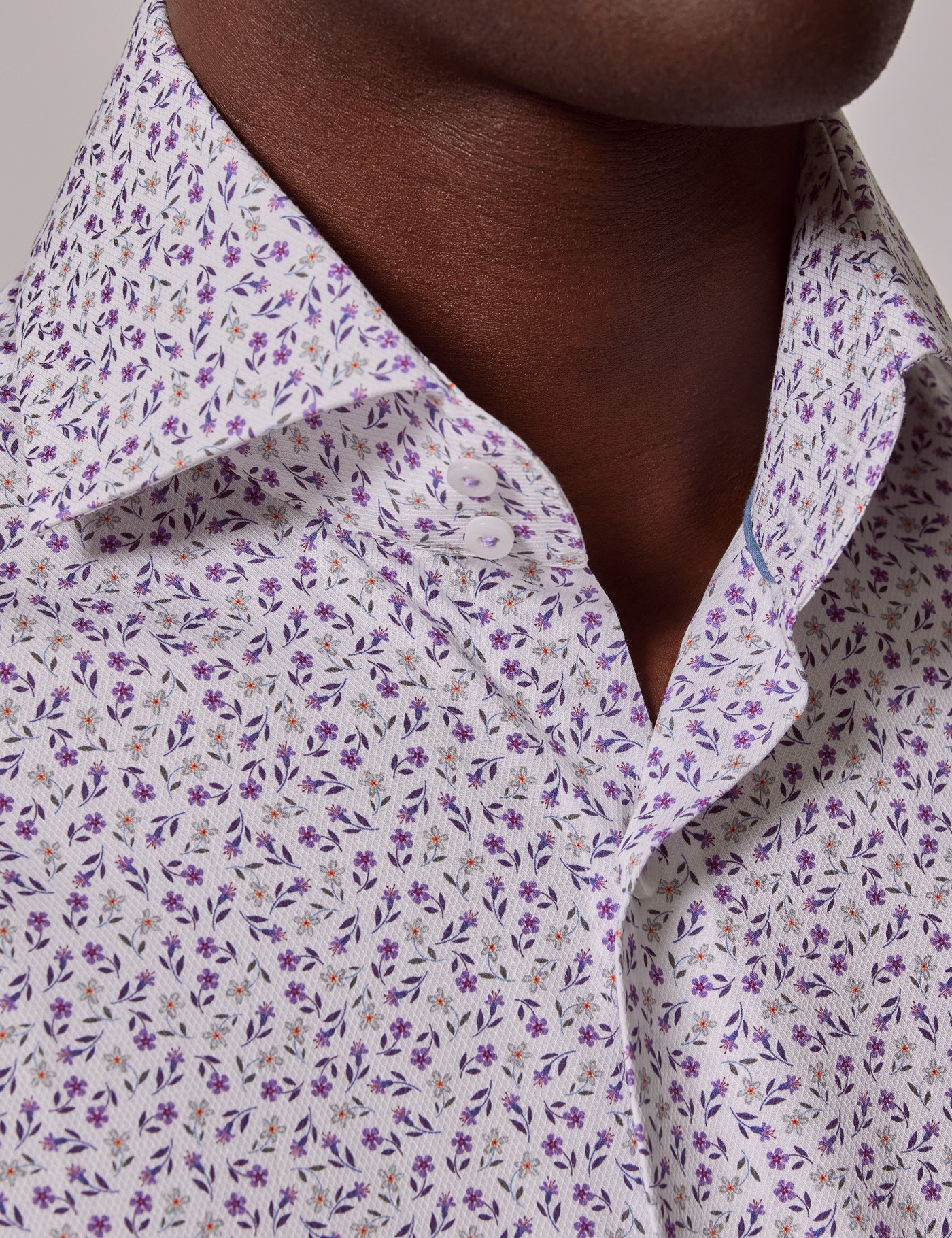 Hawes & Curtis Slim Fit White & Purple Floral Diamond Weave Curtis Shirt Size: XS image 2