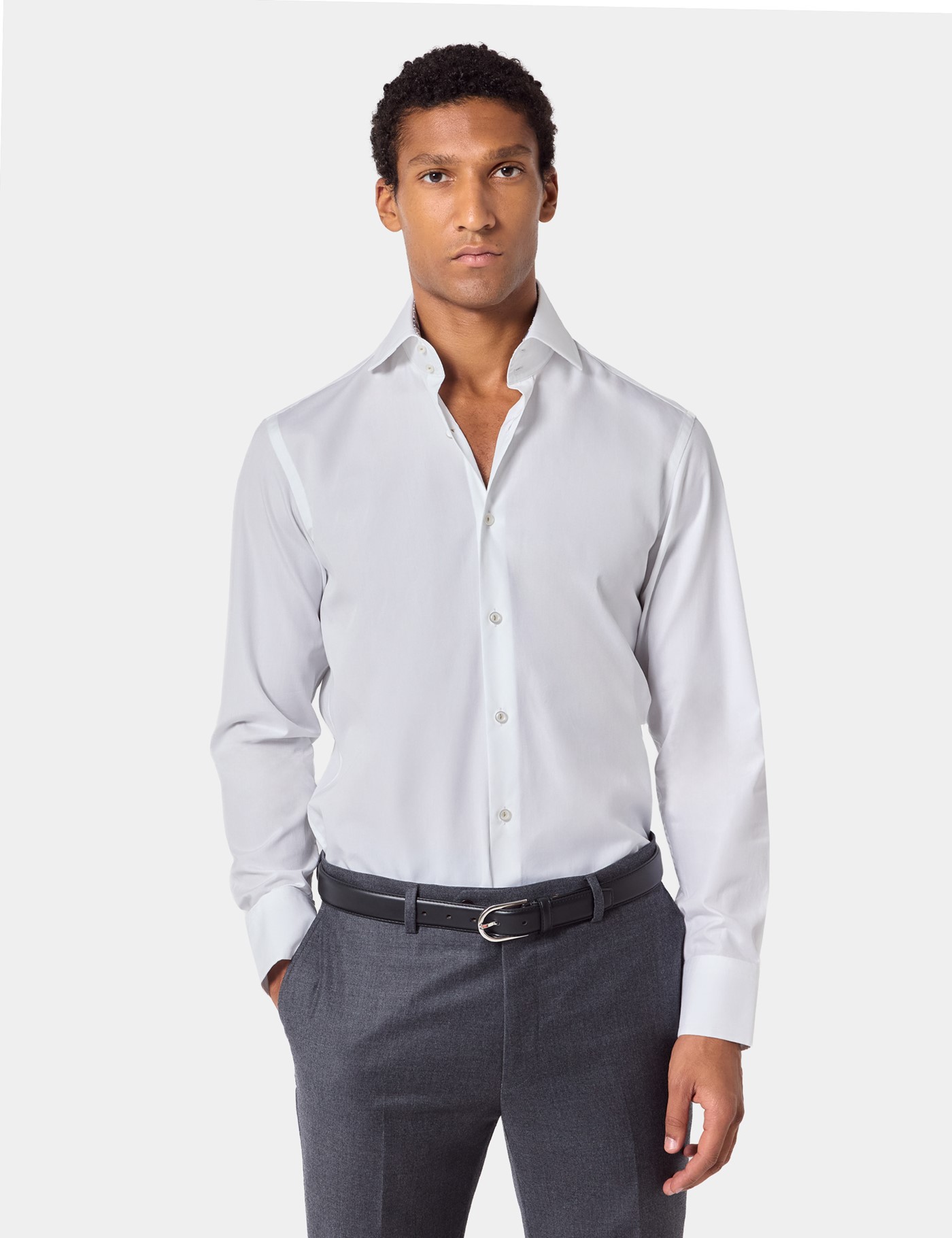 Hawes & Curtis Slim Fit White Curtis Shirt | Contrast Detail Size: Medium | Long