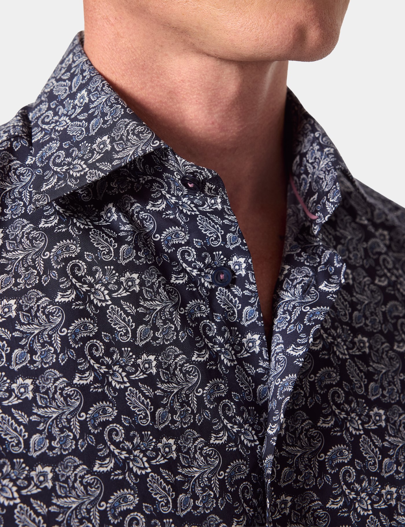 Hawes & Curtis Slim Fit Navy & White Floral Curtis Shirt Size: Medium image 2