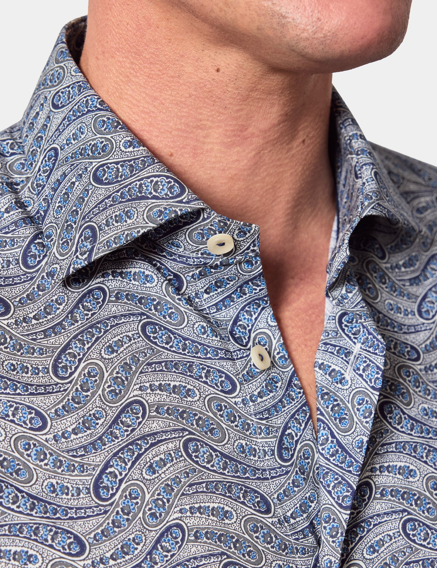 Hawes & Curtis Slim Fit Navy & White Paisley Curtis Shirt Size: Medium | Long image 2