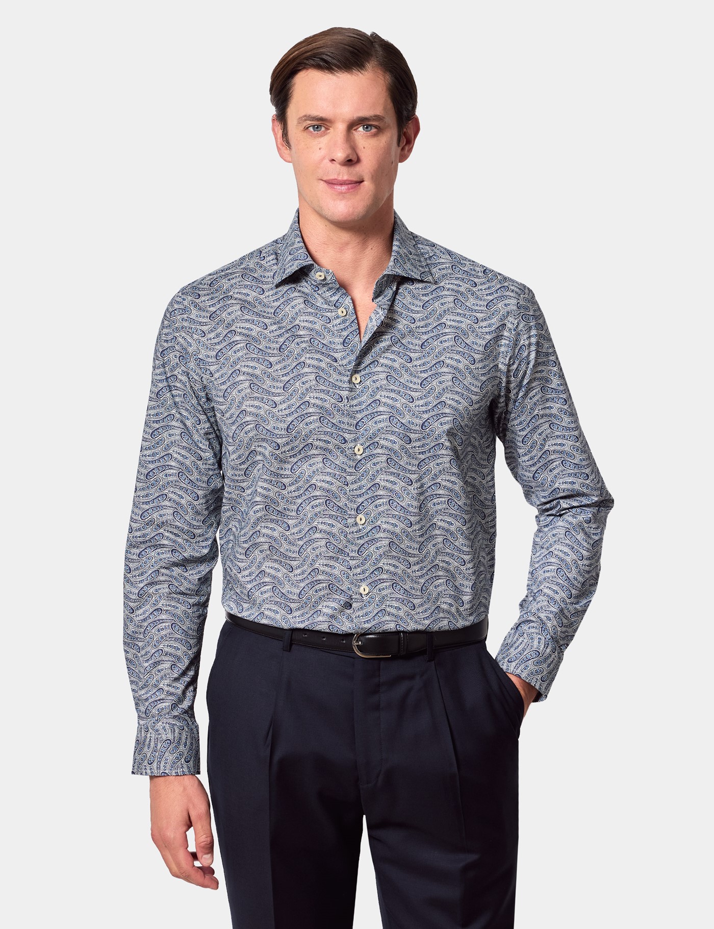 Hawes & Curtis Slim Fit Navy & White Paisley Curtis Shirt Size: Medium | Long