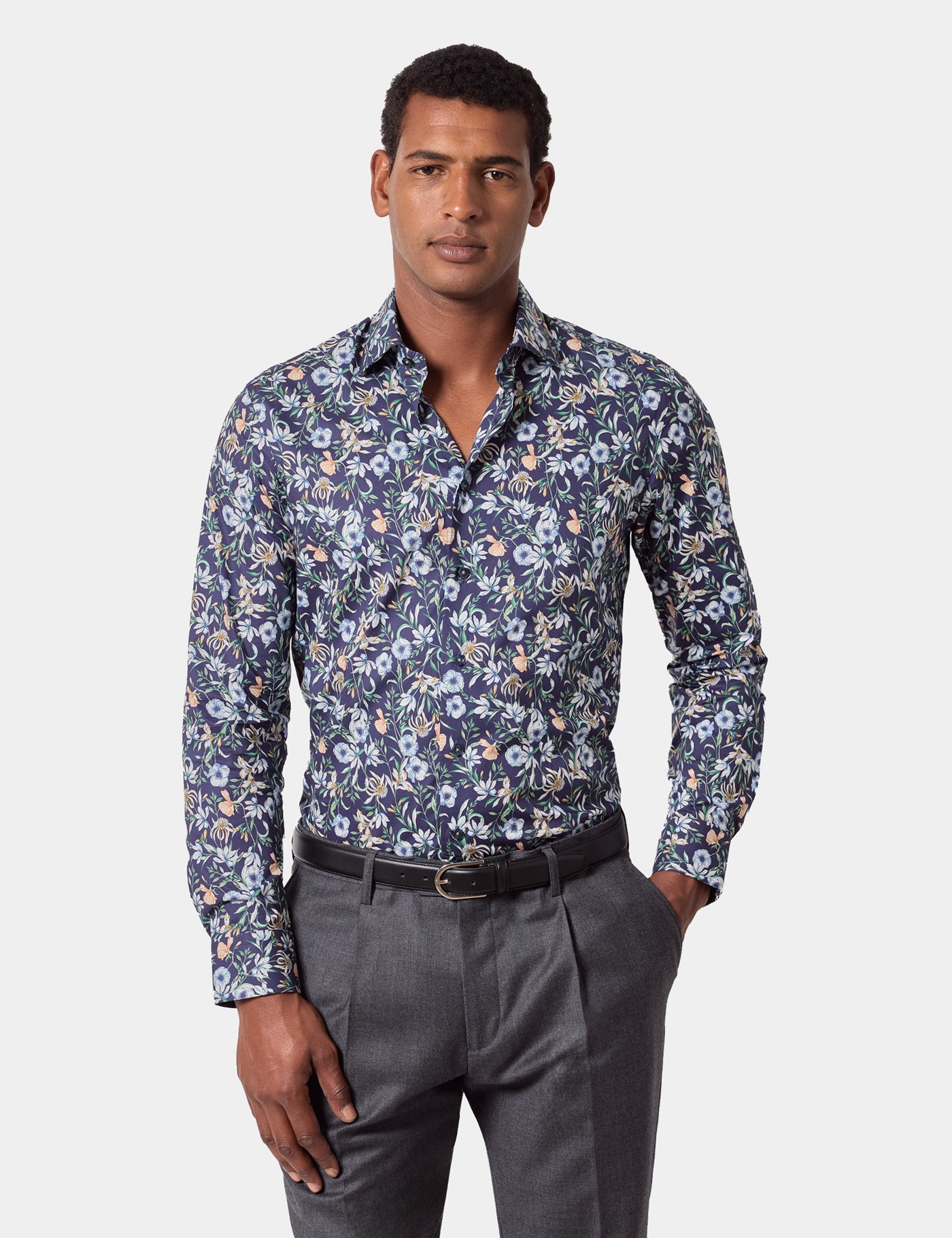 Hawes & Curtis Slim Fit Navy & White Floral Curtis Shirt Size: Medium | Long