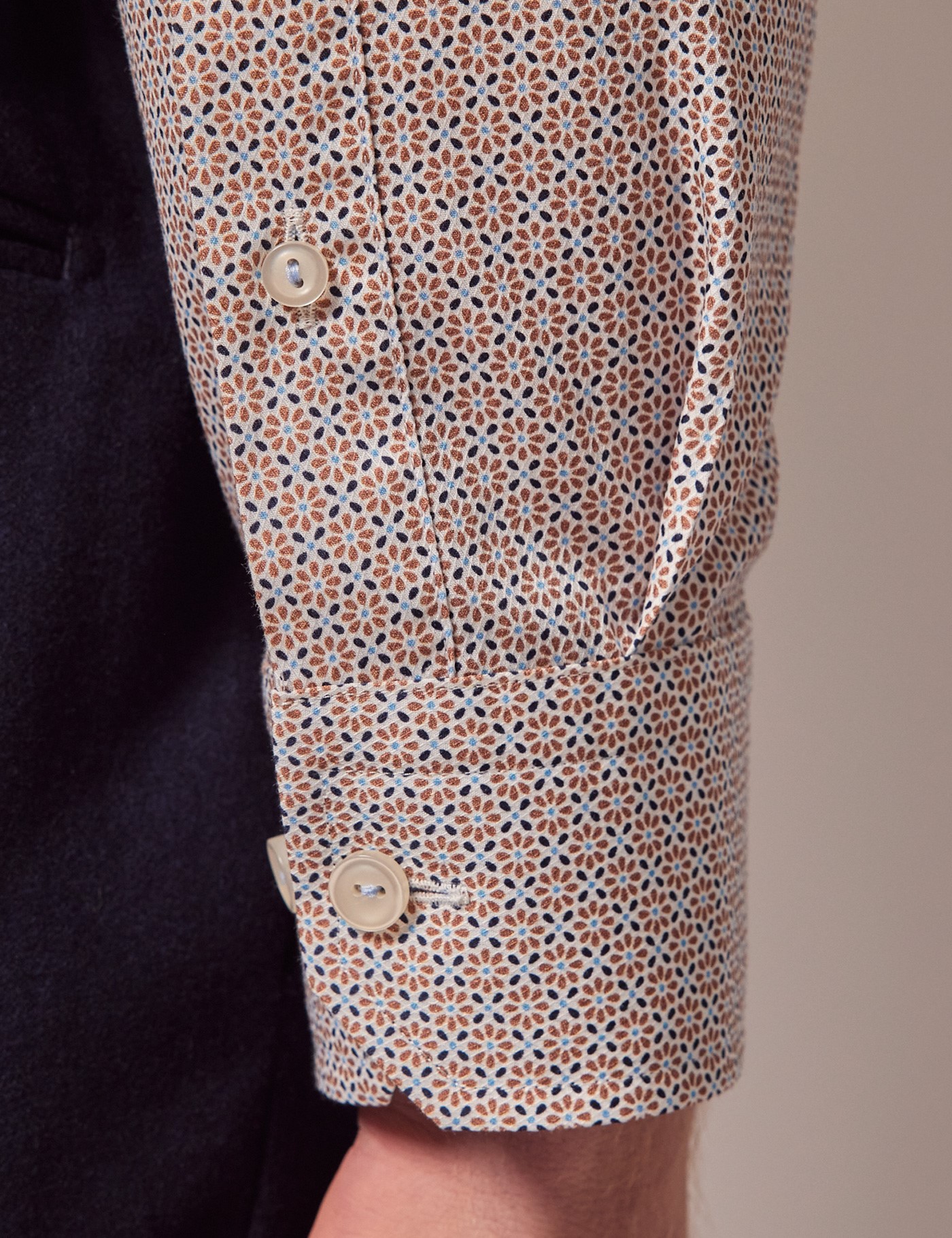 Hawes & Curtis Slim Fit White & Blue Geometric Floral Diamond Weave Curtis Shirt Size: XXXL image 4