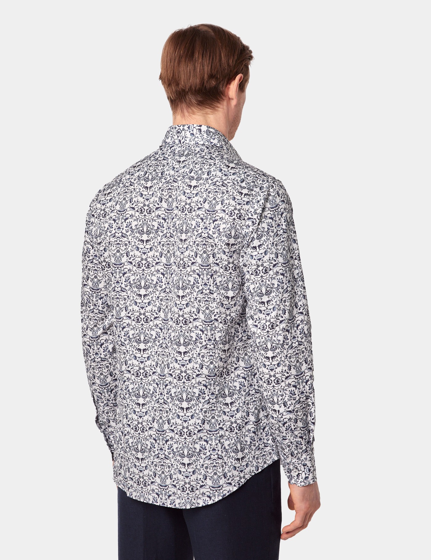 Hawes & Curtis Slim Fit White & Navy Floral Diamond Weave Curtis Shirt Size: Medium | Long image 3